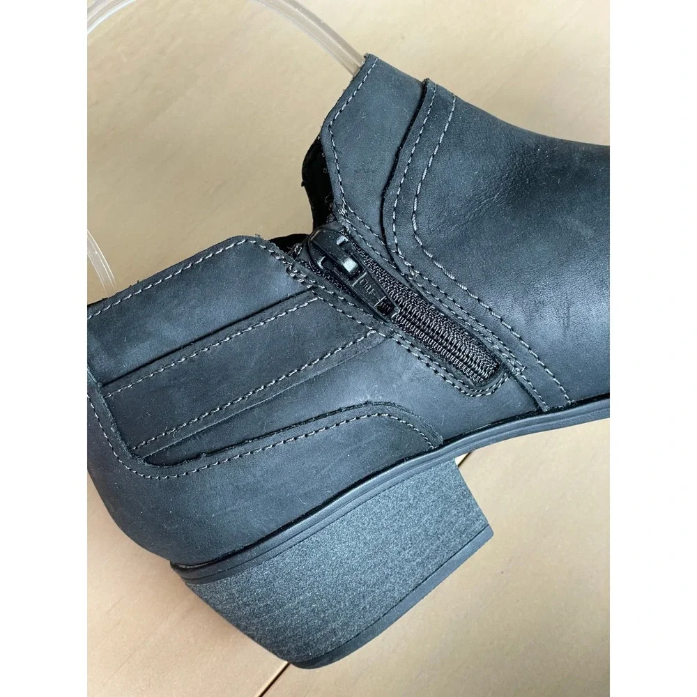 Clarks Charlten Grace Black Oily Leather Ankle Boots Booties Women's 7 W Wide
